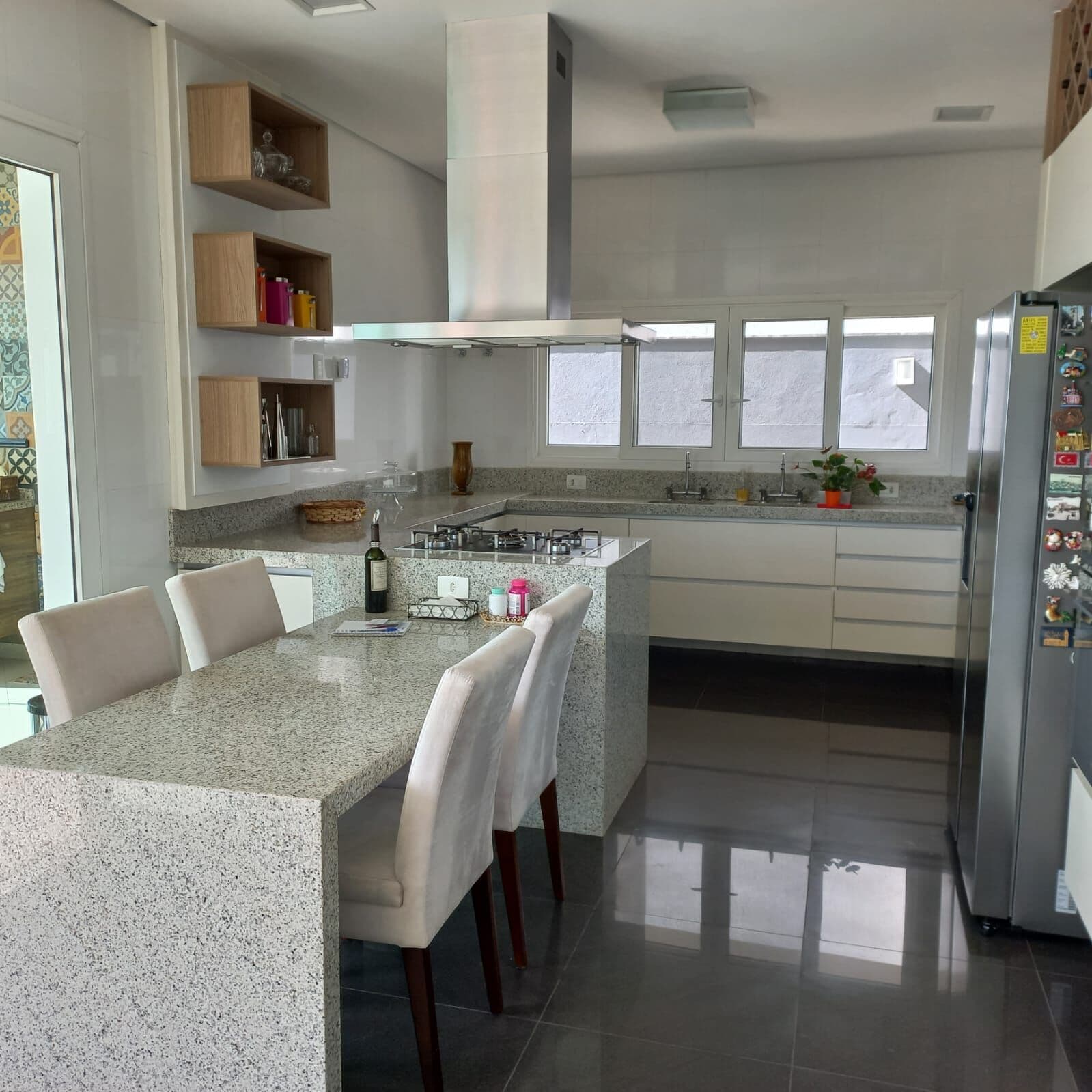Casa Alto Padrão com 4 suítes à venda