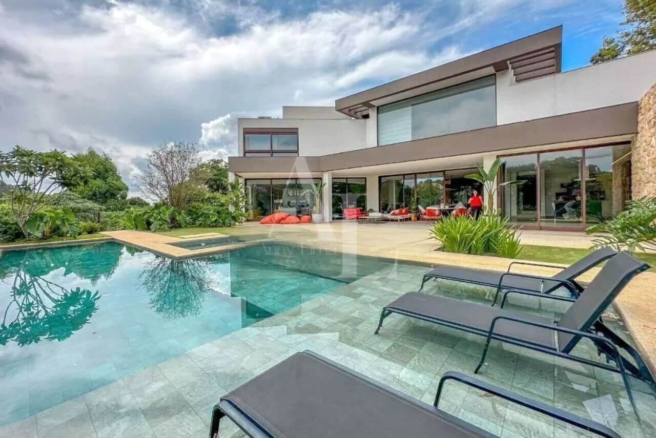 Casa Alto Padrão à venda no Tamboré 1 com 4 suítes e uma vista espetacular