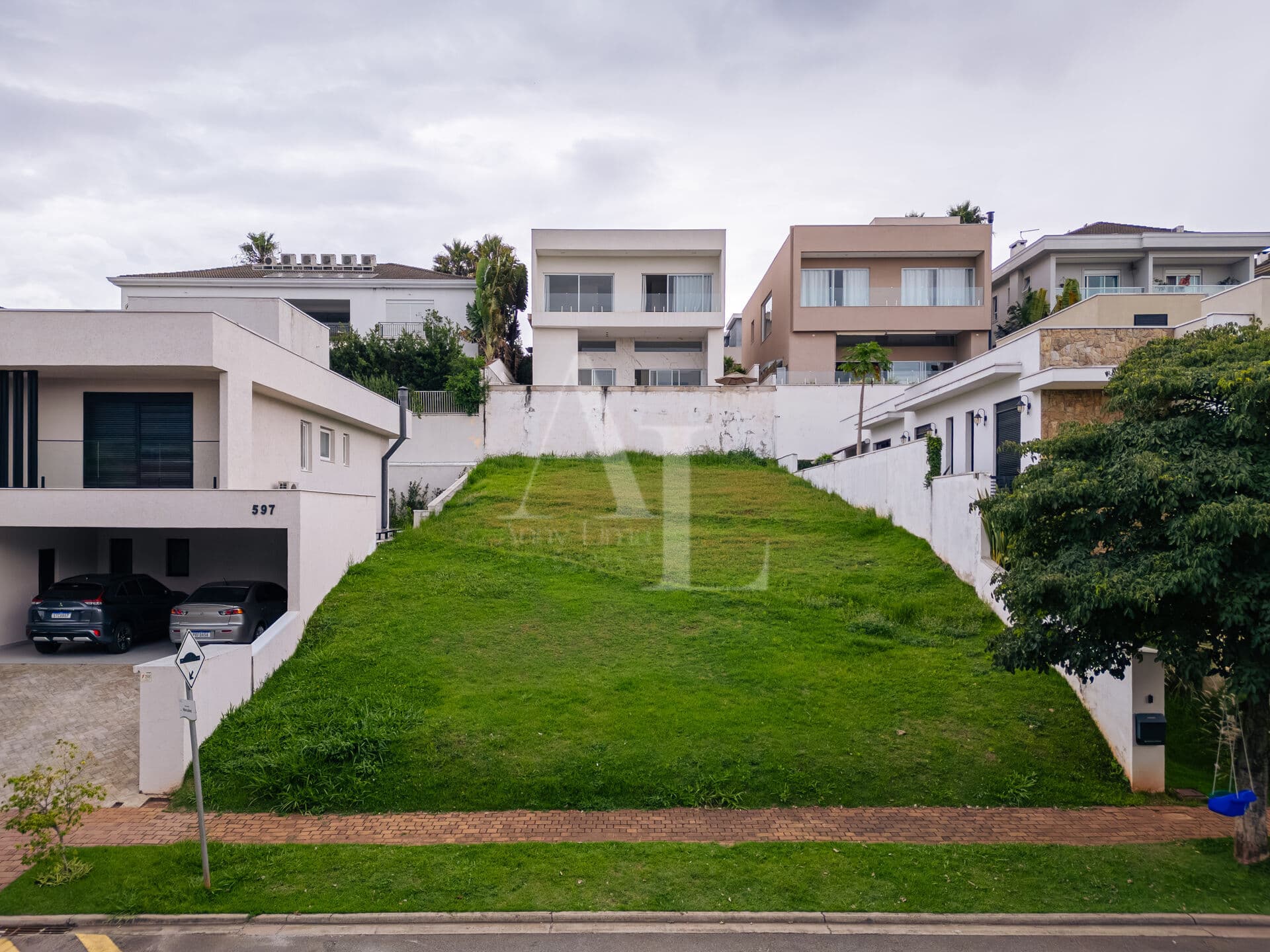 Terreno em Condomínio com 420m2 - Genesis I