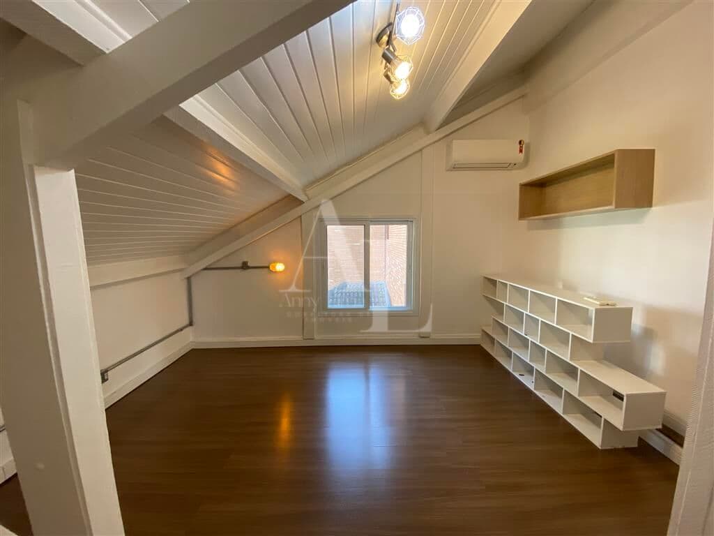 Casa em Condomínio para locação com 3 suítes - Residencial Alphaville 5