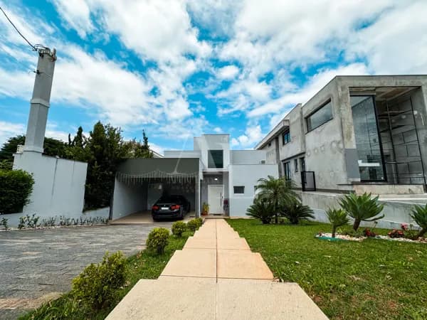 Casa em Condomínio á venda com 3 suítes - Valville 1 Alphaville