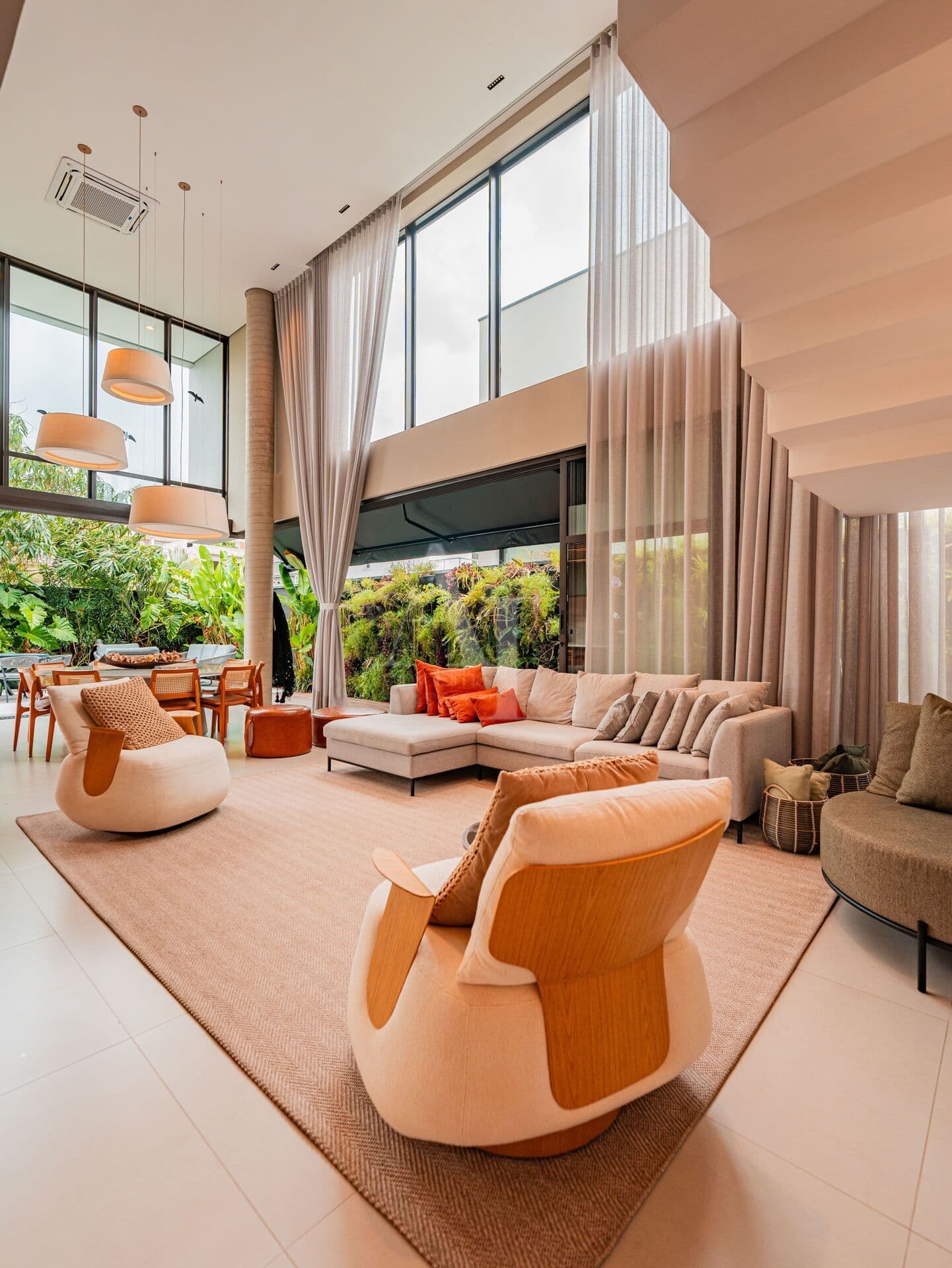 Casa mobiliada à venda 4 suites 6 vagas em Burle Marx - Santana de Parnaíba SP