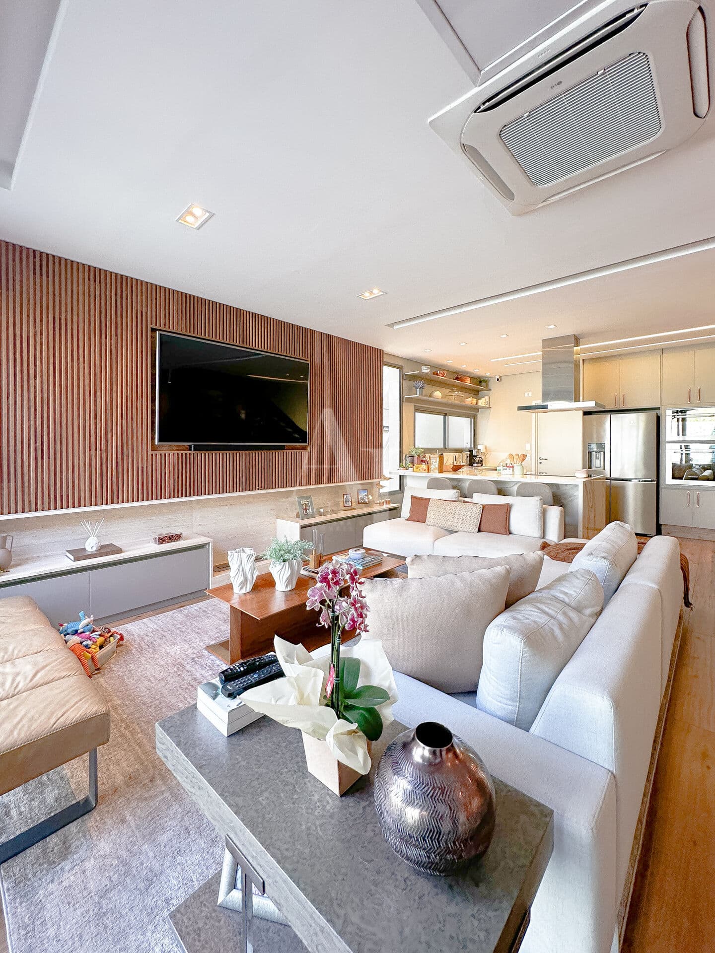 Casa em Condomínio Mobiliada e decorada com 3 suítes - Origem Alphaville