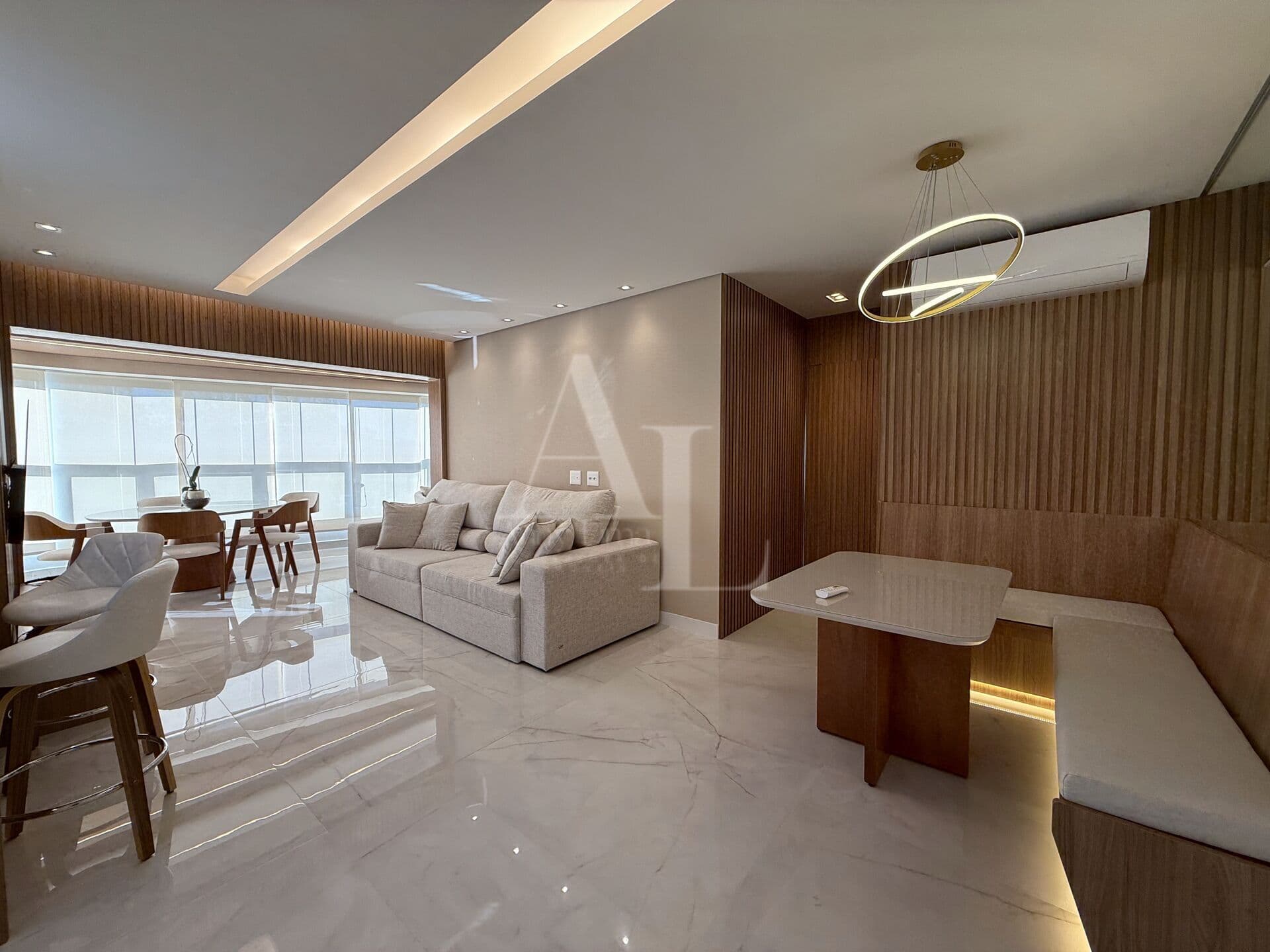 Apartamento mobiliado e decorado com 124m2 3 suítes - Oka Mamoré