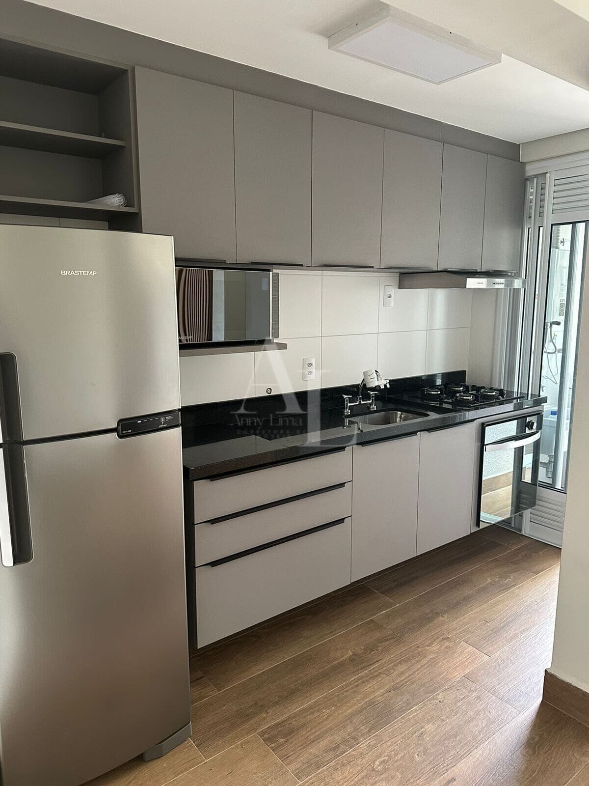 Apartamento com 2 dormitórios semi mobiliado 70m2 para locação