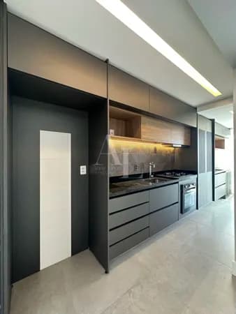 Apartamento 70m2 com 2 dormitórios sendo 1 suíte, 2 vagas, andar alto