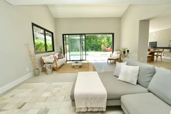 Casa à venda com 3 suítes, mobiliada - Residencial 6