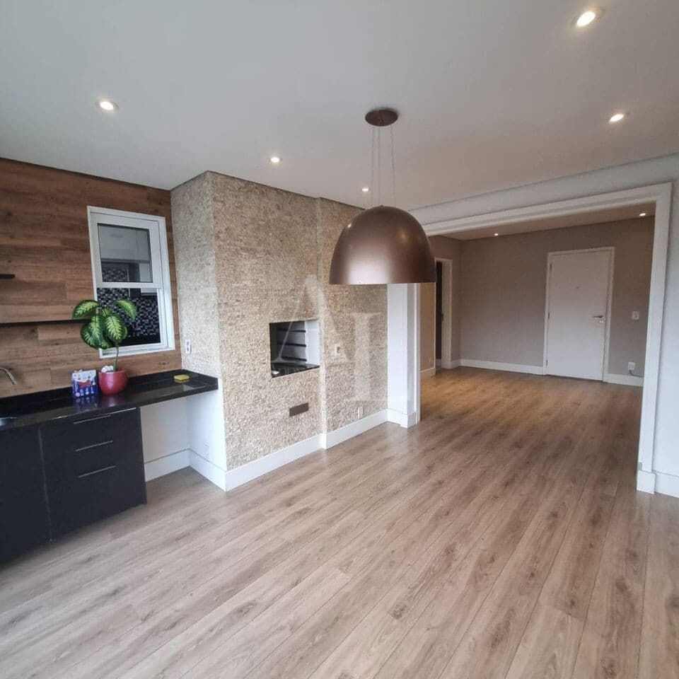 Apartamento com 107m2 com 2 suítes e 2 vagas