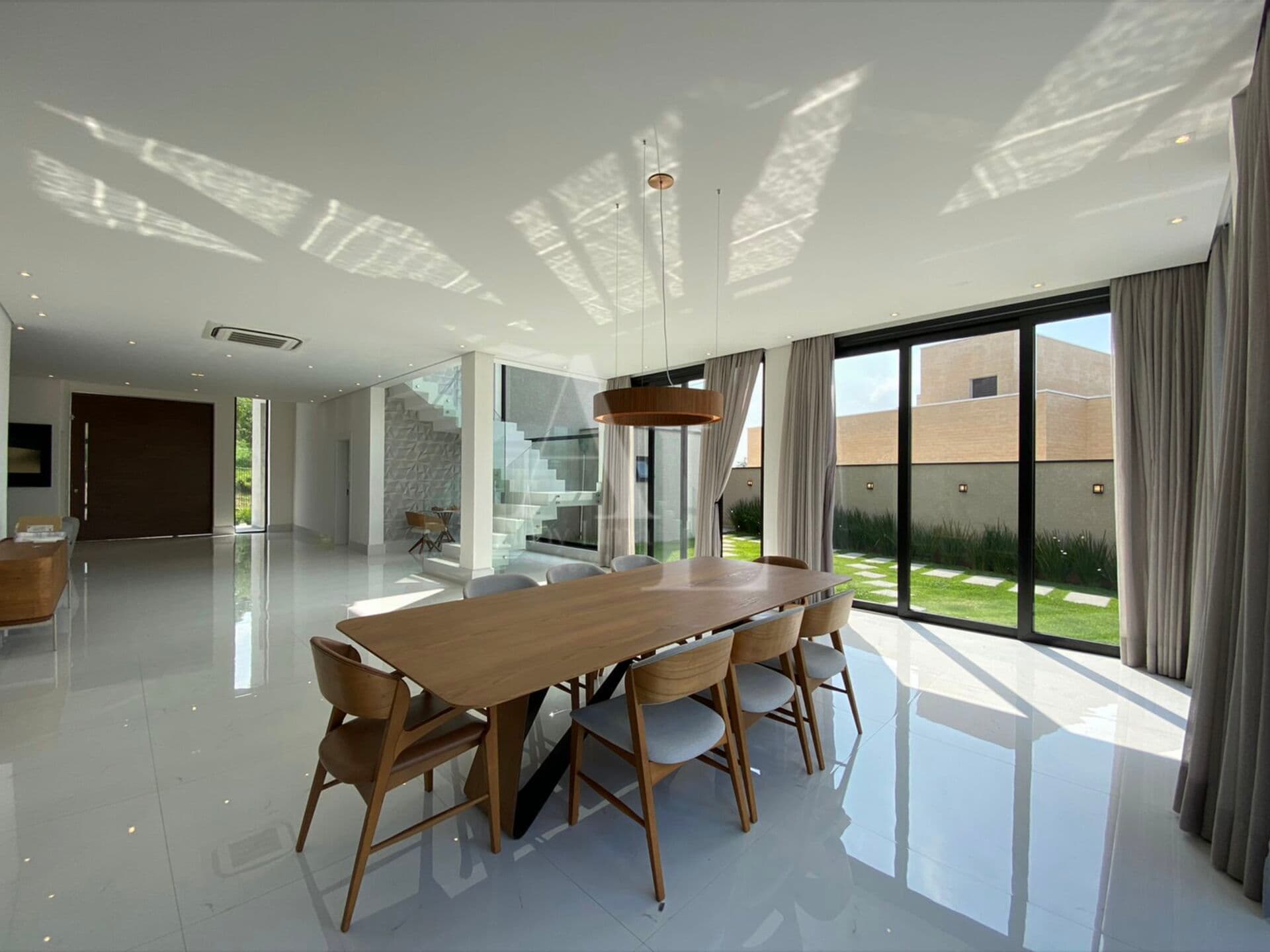 Casa Alto Padrão para locação em Alphaville com 4 suites