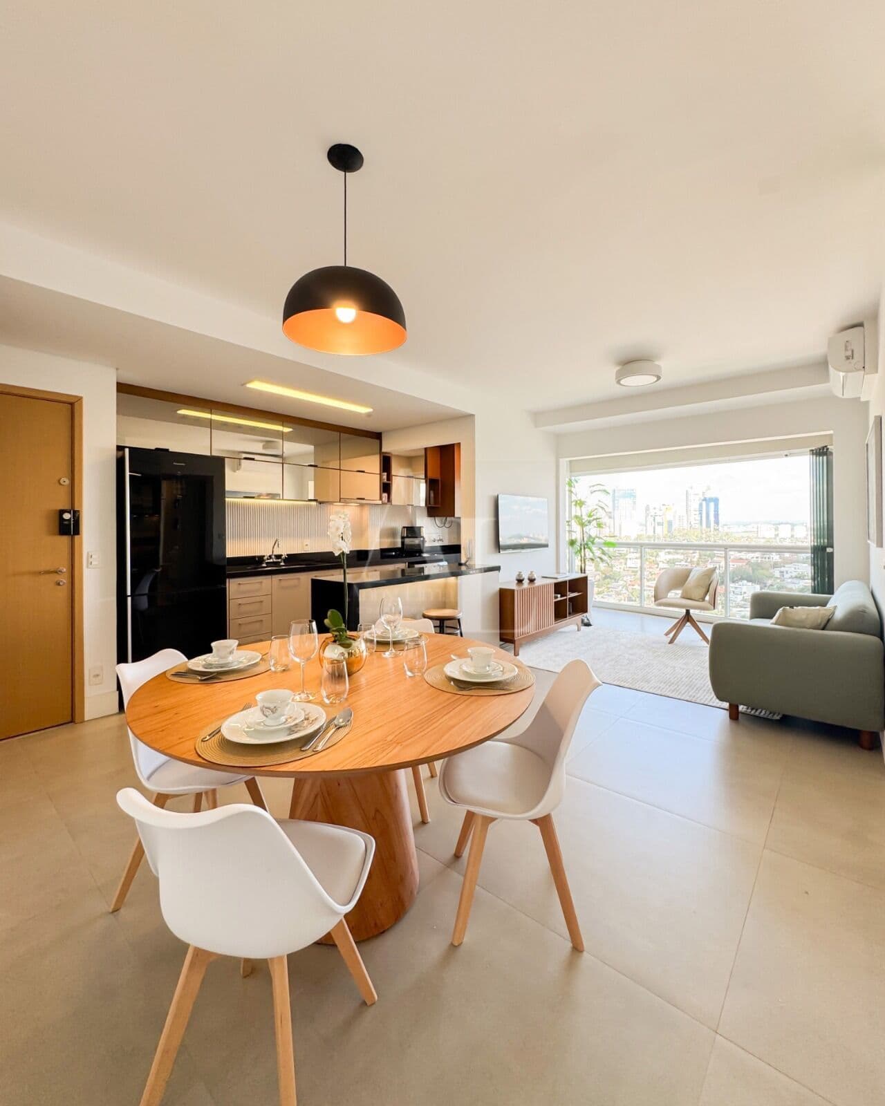 Apartamento finamente mobiliado e decorado com 70m2 e uma vista deslumbrante - Novare Alphaville