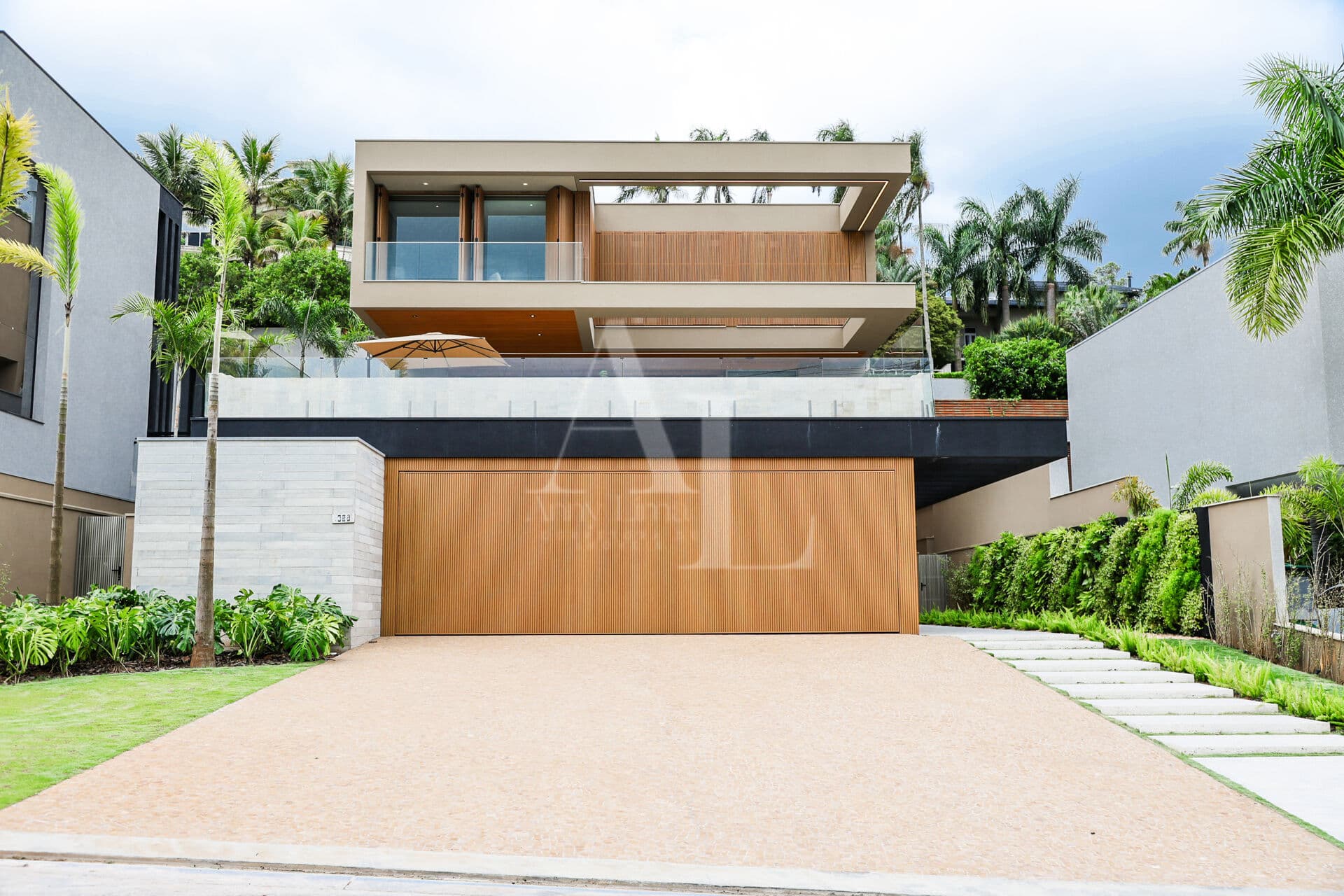 Casa Alto Padrão mobiliada no Tamboré II