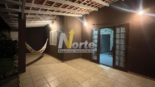 Sobrado espaçoso com 3 dormitórios