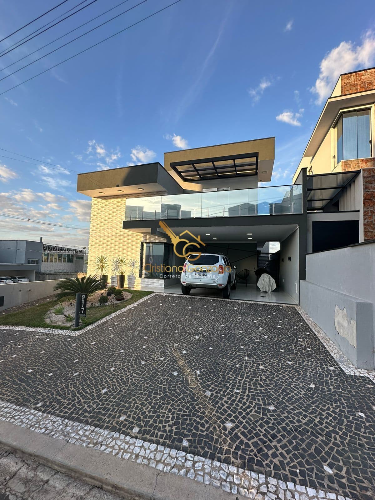 Sobrado à venda no Condomínio Santa Mônica II - Mogi Guaçu/SP