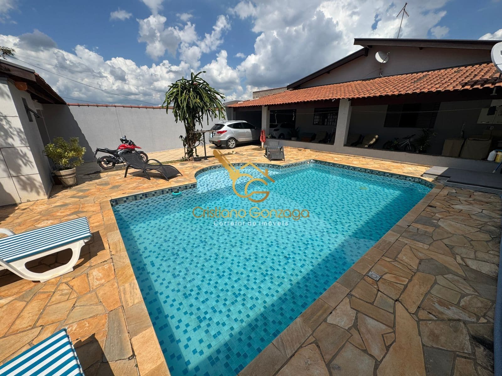 Casa em Mogi Guaçu - Jardim Guaçuano