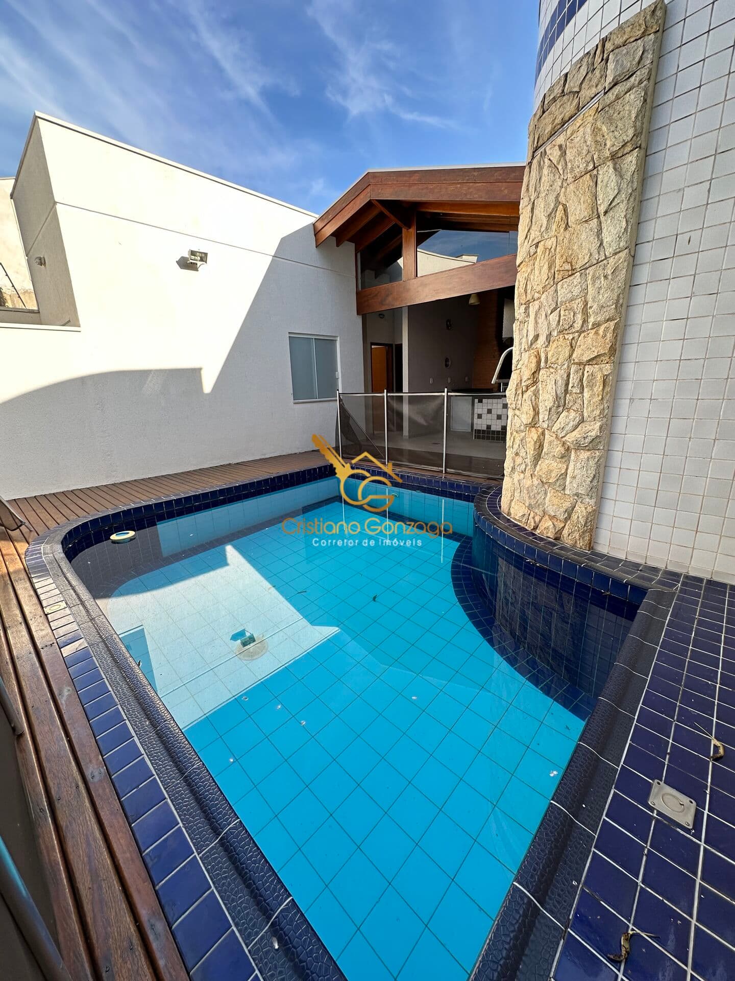 Casa em Mogi Guaçu - Vila São Carlos