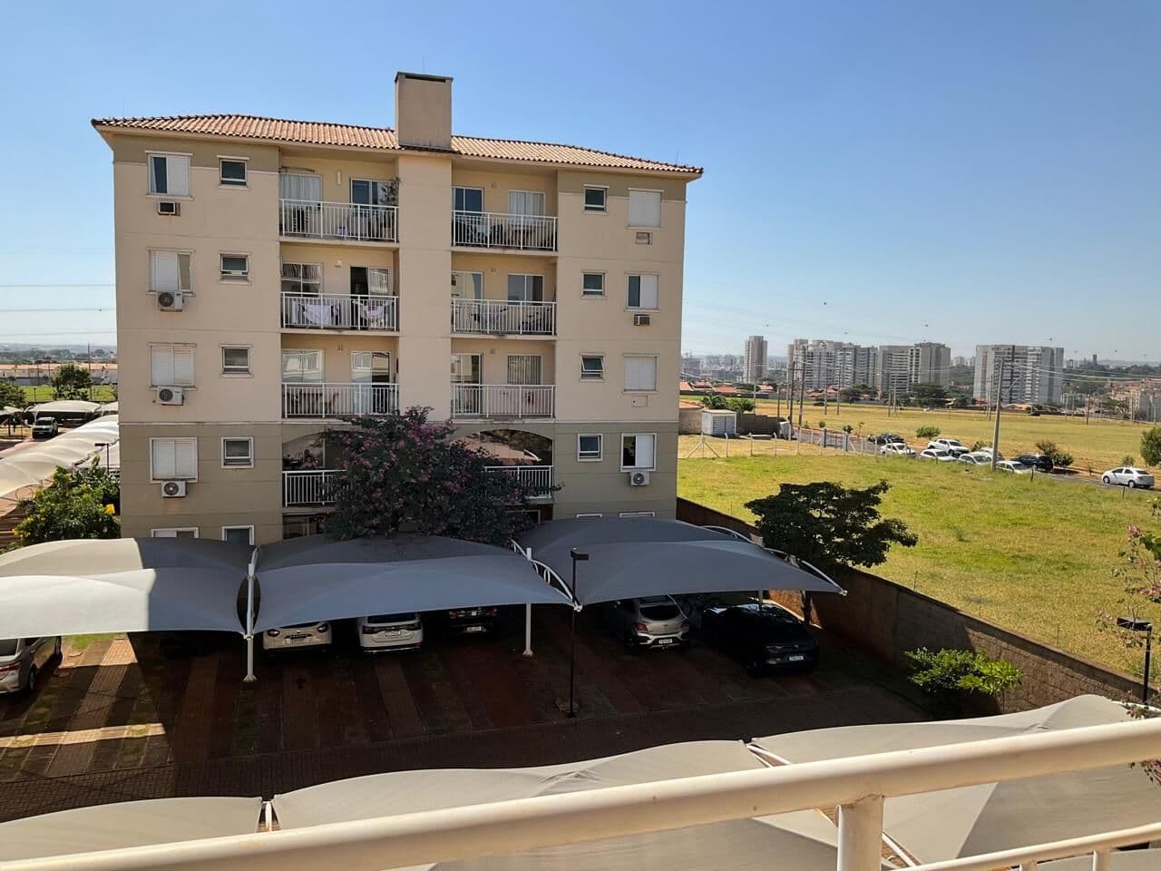 Apto no PRAÇA GOLFE - INCRIVEL