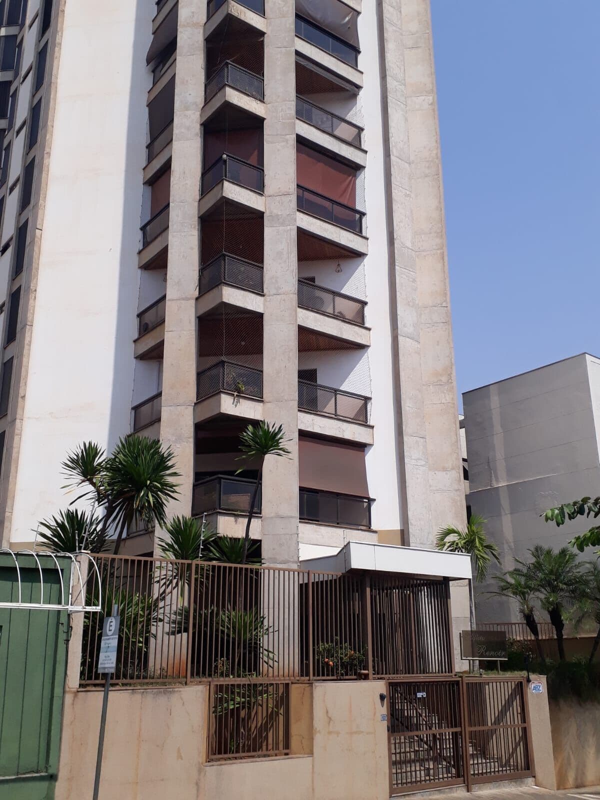 Apto no EDIFÍCIO RENOIR - CENTRO