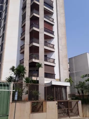 Apto no EDIFÍCIO RENOIR - CENTRO