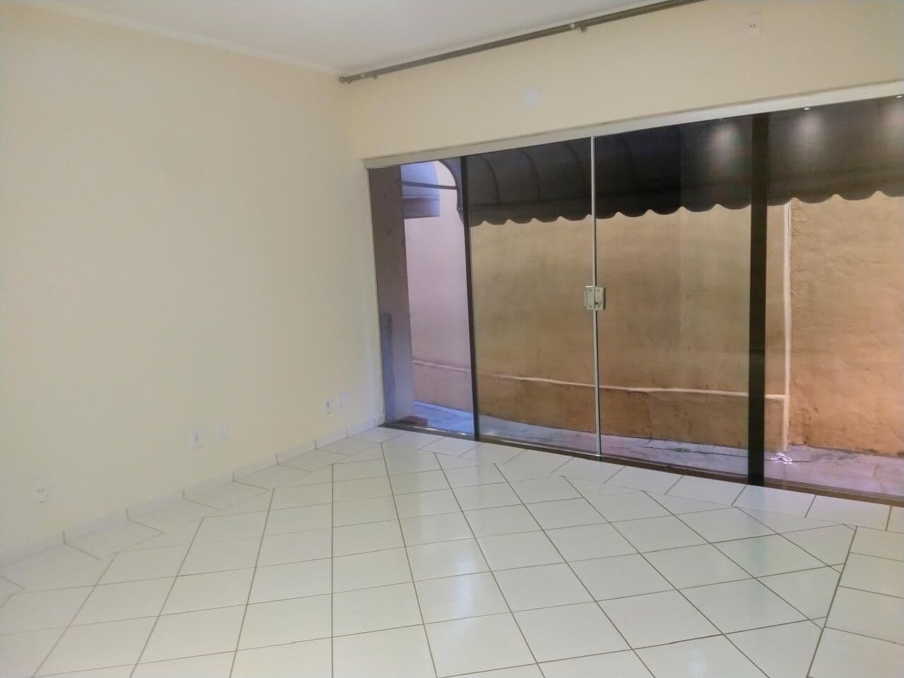 Apto COND. RESID. BANDEIRANTES
