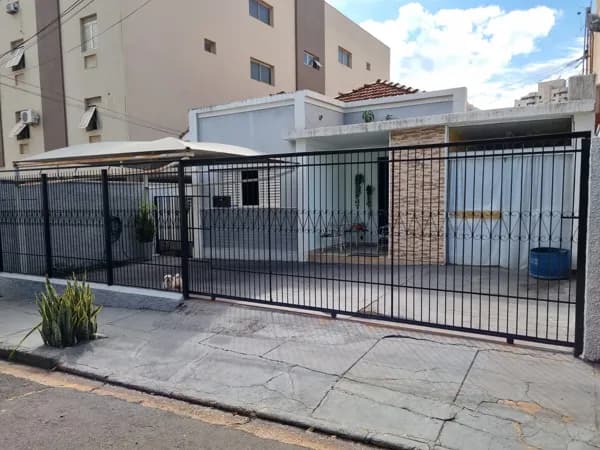 Casa na REDENTORA