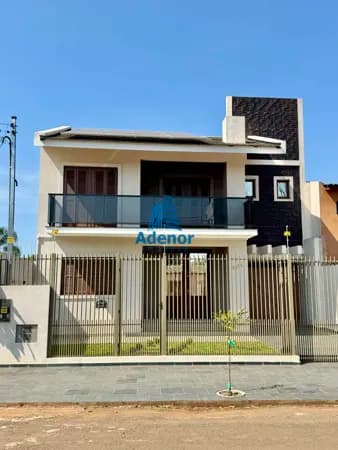 Sobrado NOVO, alto padrão no bairro Centro
