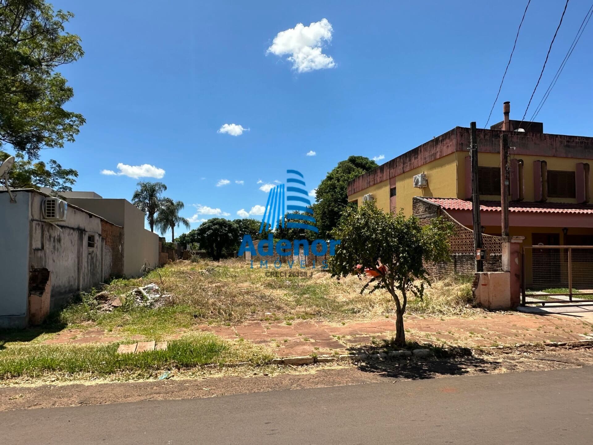 Terreno em frente ao Hospital São Francisco