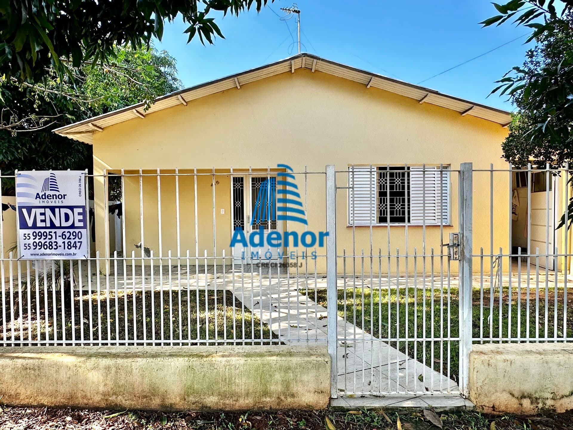 Casa de esquina no bairro Bettim