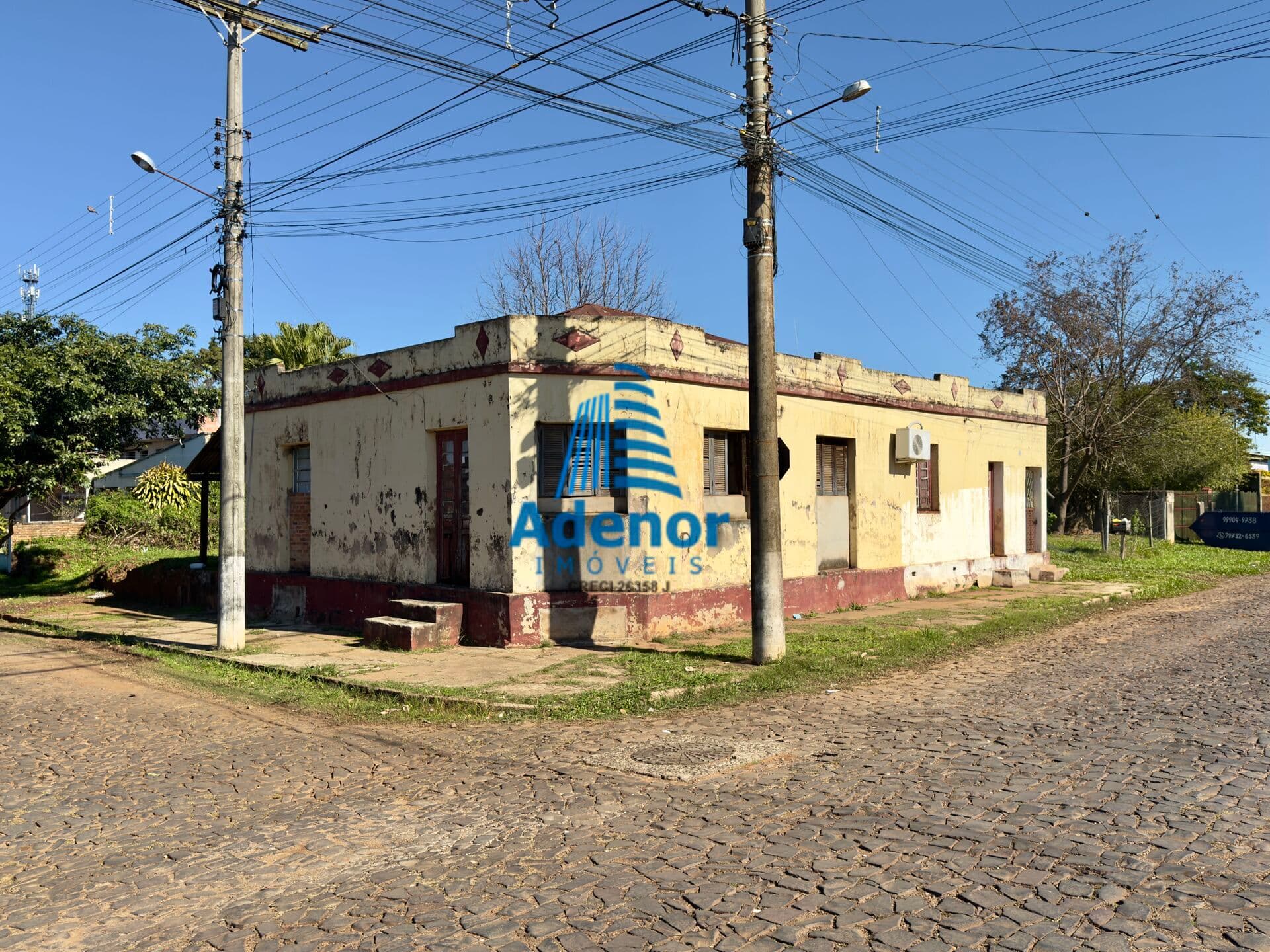Casa de esquina no bairro Tiro