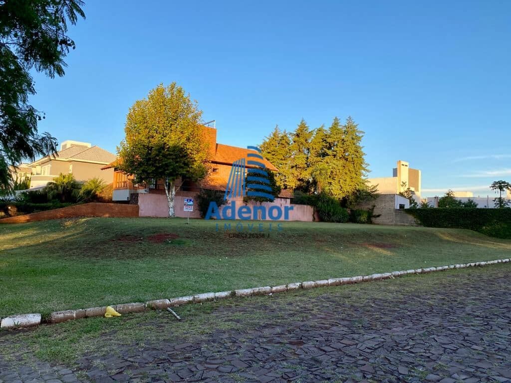 Terreno de esquina no bairro Jardim Primavera