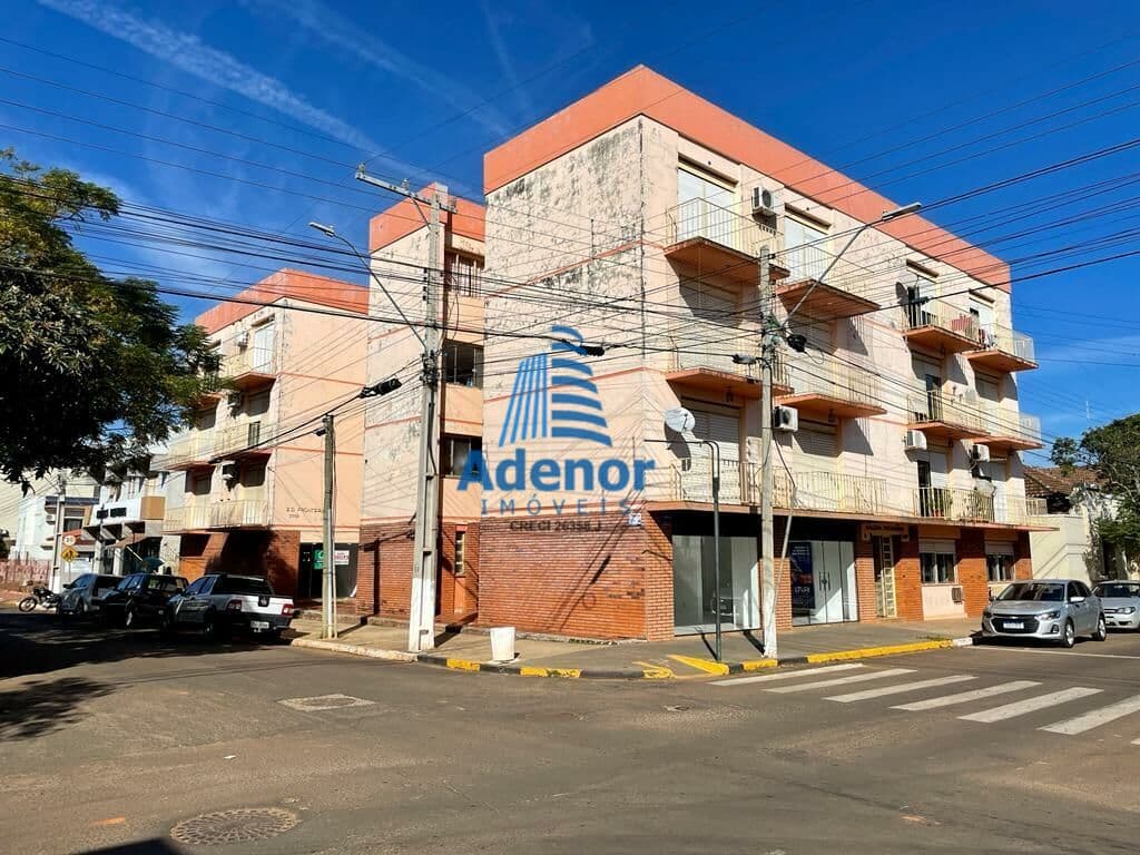 Apartamento no Edifício Fronteira, diagonal ao Posto Santa Lucia.