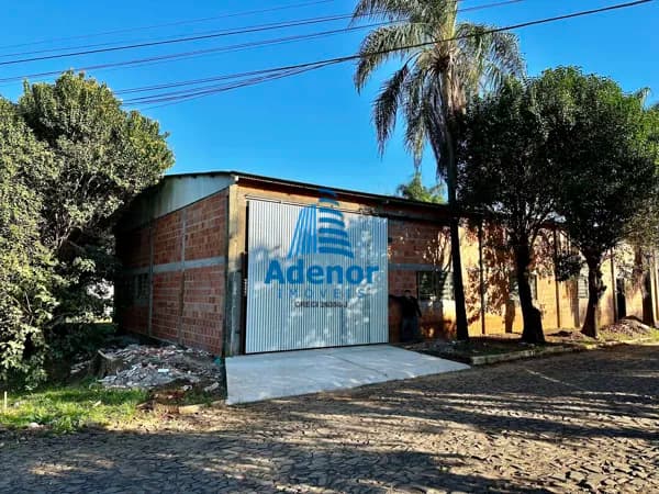 Galpão localizado a duas quadras do INSTITUTO FEDERAL FARROUPILHA