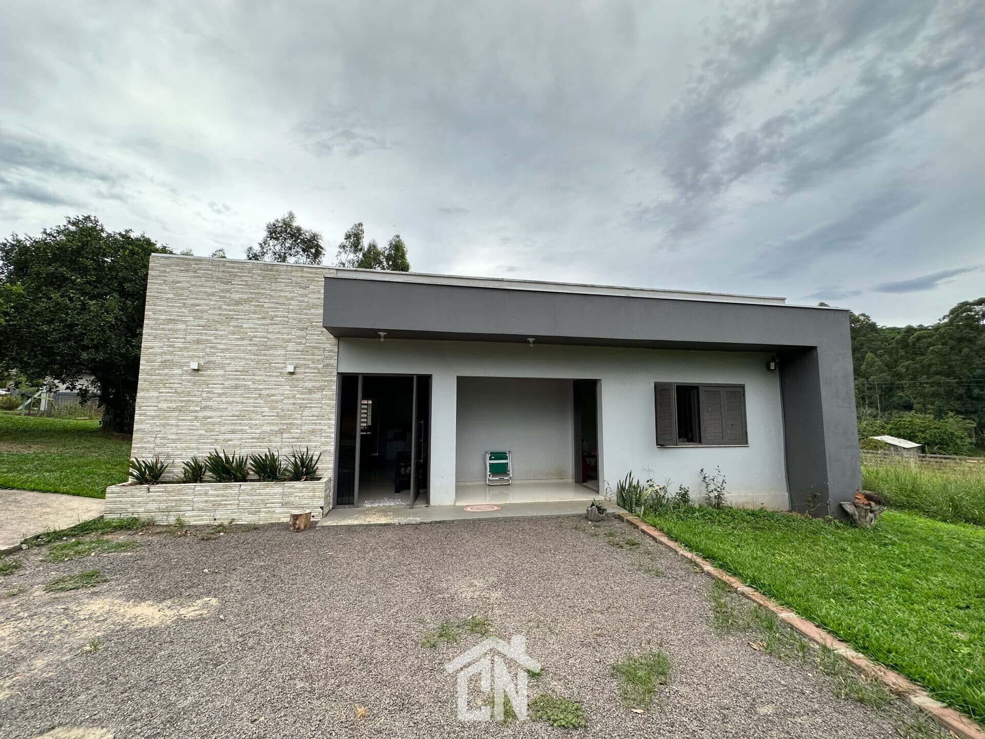 2 CASAS LOCALIZADAS NA COSTA DA SERRA