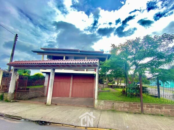 Casa de esquina em alvenária