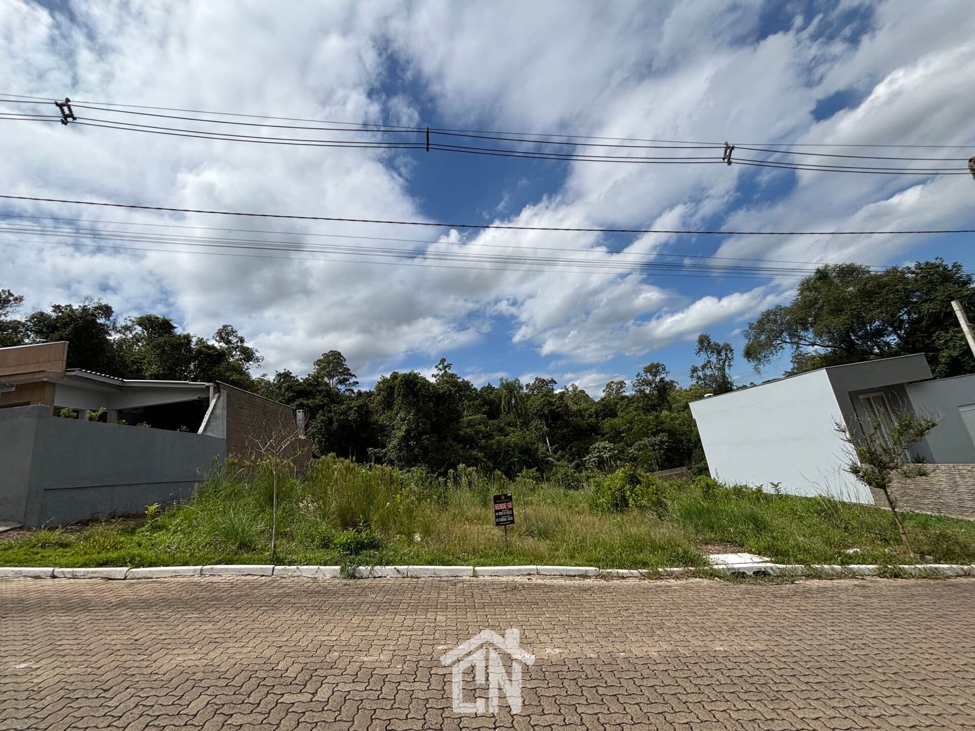 Terreno no loteamento Pontal dos Plátanos