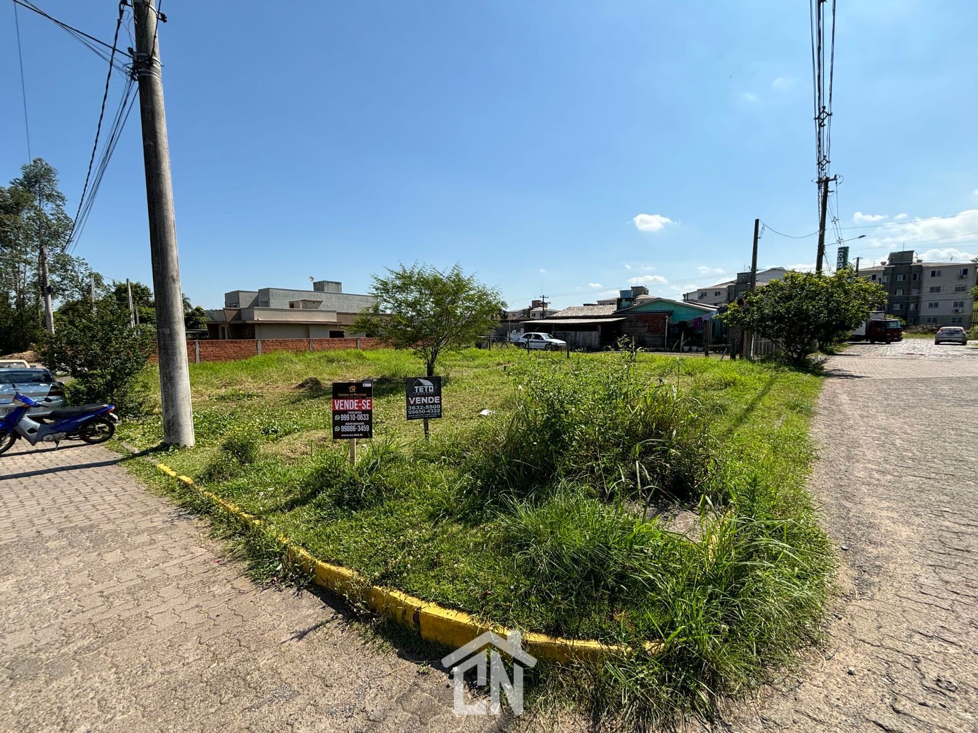 Terreno de esquina no loteamento Saint German