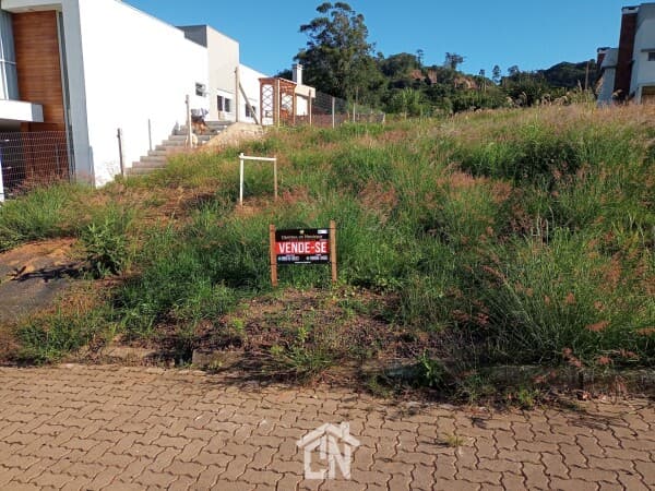 Terreno no Jardins de Pareci