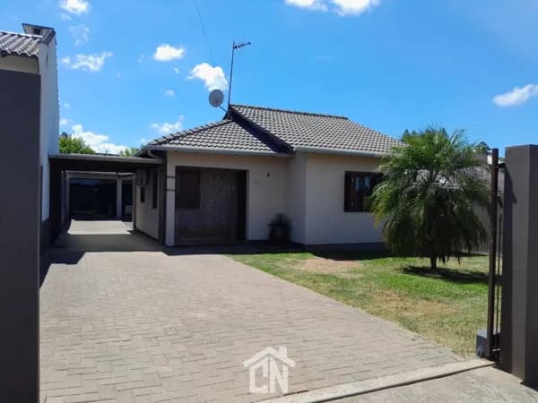 Casa térrea em alvenaria no bairro Estação