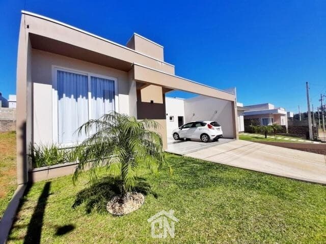 Belíssima casa no loteamento Porto Rico