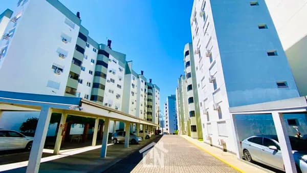 Apartamento mobiliado à venda