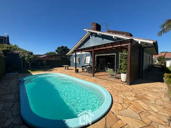 Belíssima e ampla residência alto padrão à venda