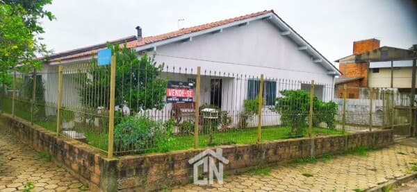 Casa Térrea de esquina no Bairro São Paulo