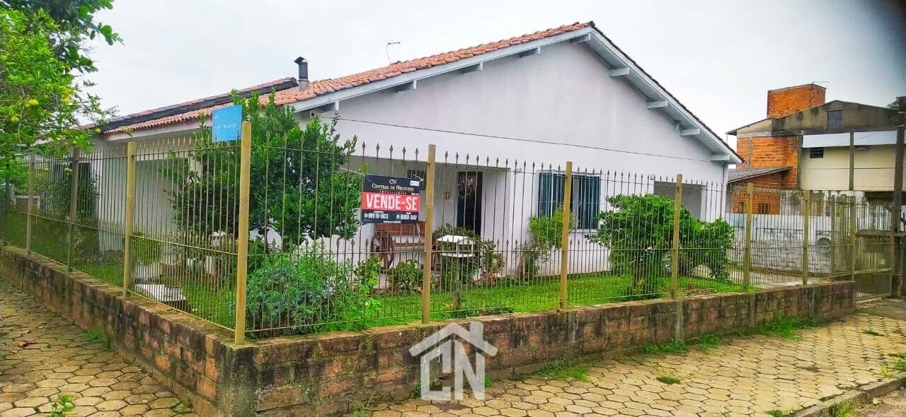 Casa Térrea de esquina no Bairro São Paulo