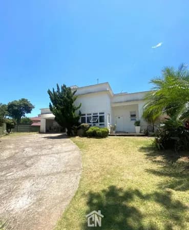 Ampla casa próxima ao Fórum