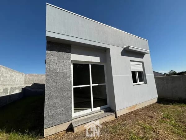 Casa nova no loteamento Jardins de Pareci