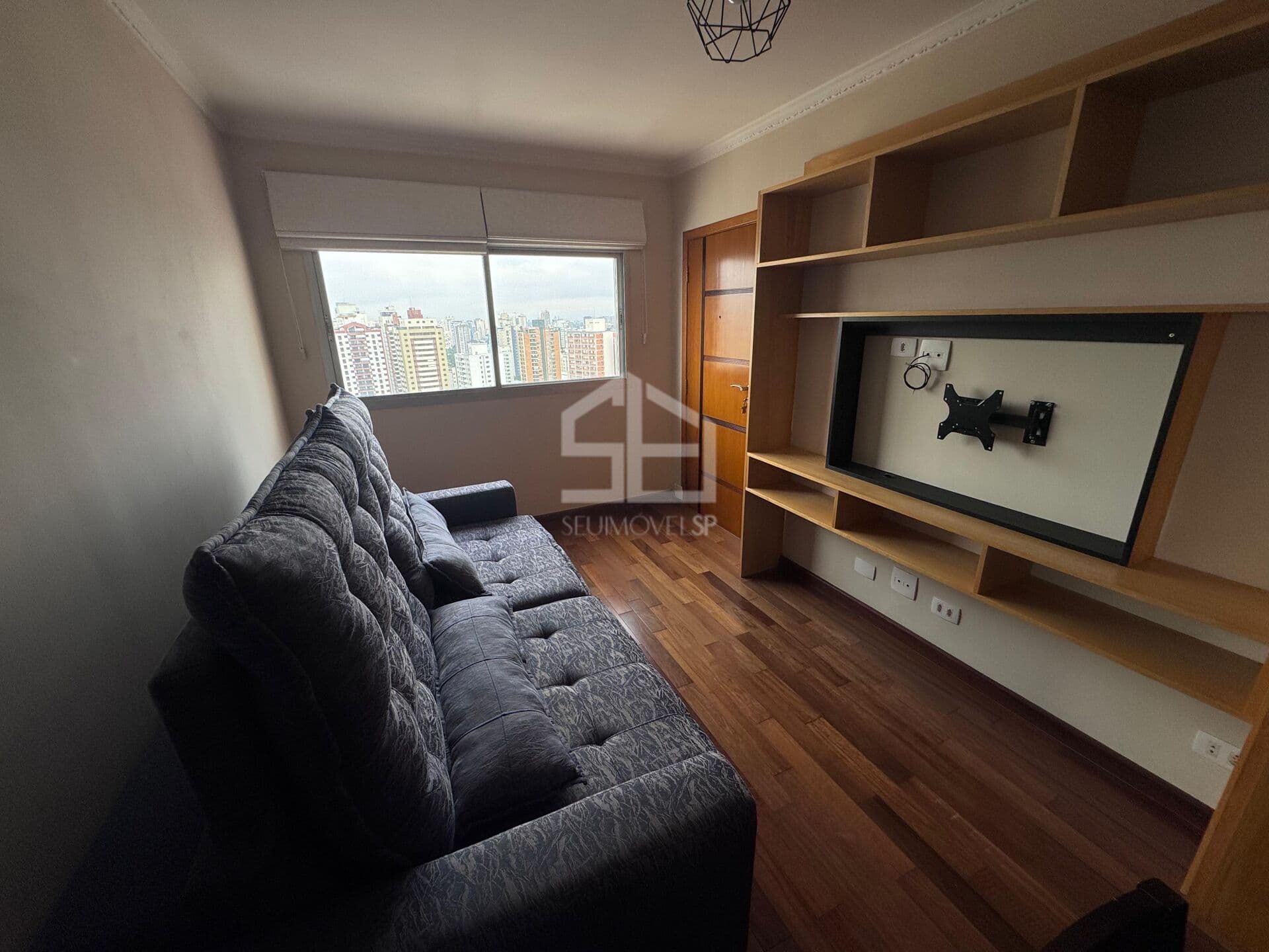 Apartamento 2 Quartos, Mobiliado e Andar Alto!
