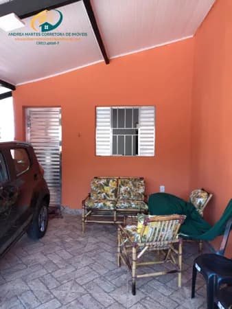 Casa à venda à 100 metros da praia no Massaguaçu em Caraguatatuba