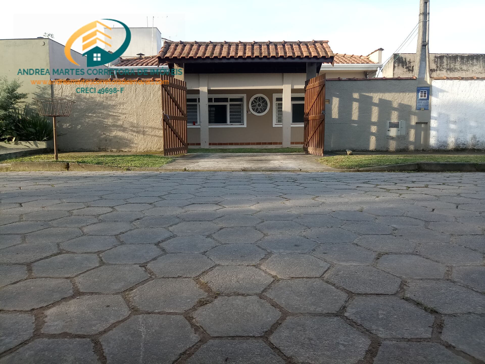 Vendo Casa com 3 dormitórios no Jardim do Sol(Massaguaçu) em Caraguatatuba
