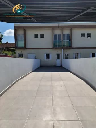 Sobrado à venda no Massaguaçu em Caraguatatuba