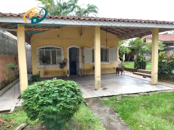 Casa à venda ( lado praia) no Massaguaçu em Caraguatatuba