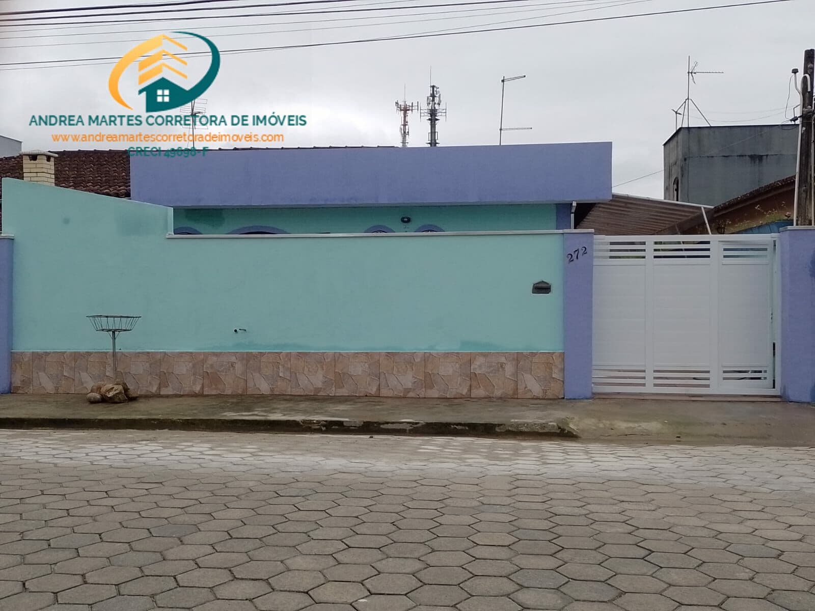 Vendo uma bela Casa com piscina e três suítes no Massaguaçu ( Jardim Mariella) em Caraguatatuba